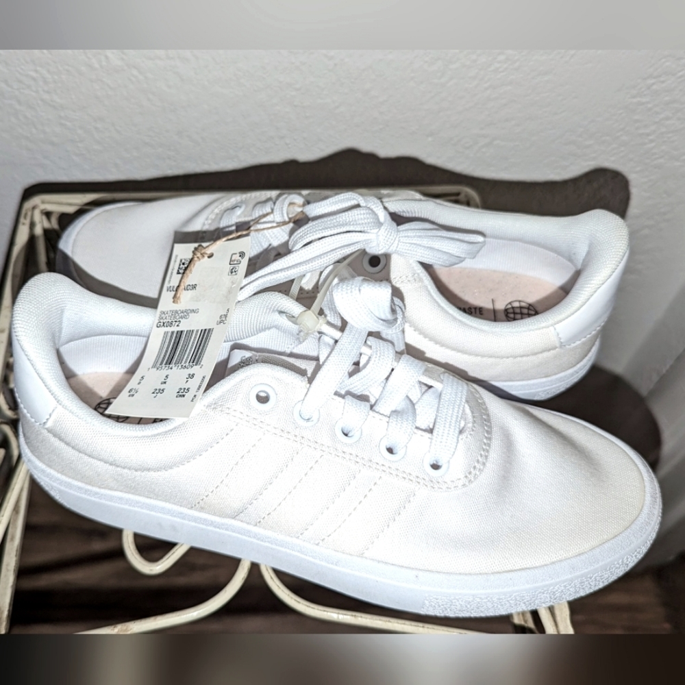 Women's size 6.5 white Adidas shoes